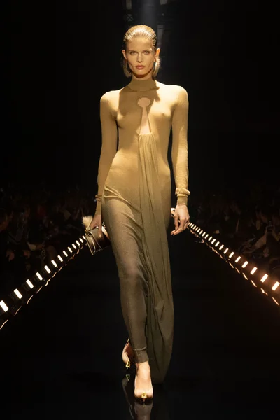 Look 7